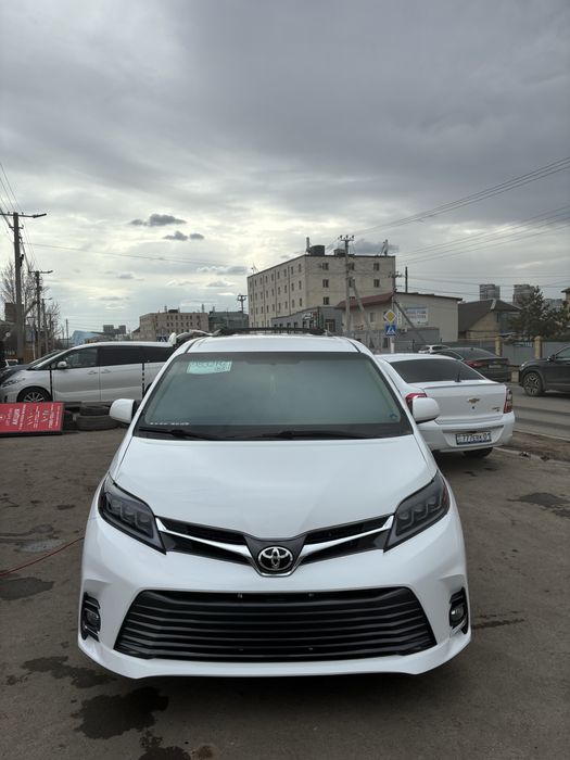Продается Toyota Sienna 2015 LE 3.5л