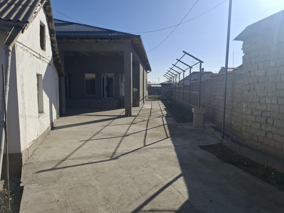 Продаётся дом около 2 автобазы