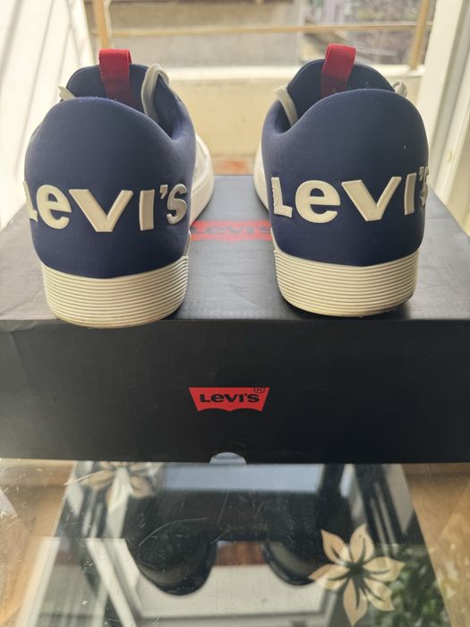 Levis кец бял нов