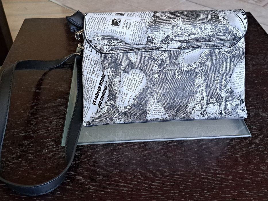 Малка дамска чанта