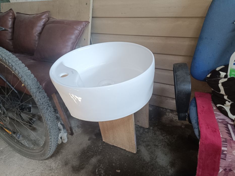 Раковина накладная