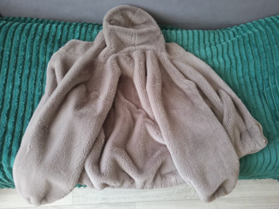 Шубка из шерсти утепленная