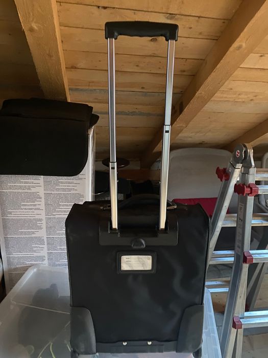 Vand 2 genti voiaj  Toyota
