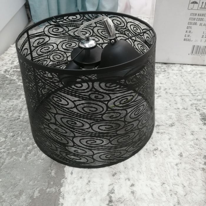 Продам люстры 2 шт новый