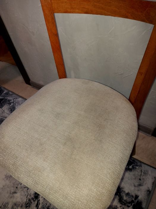 Трапезен стол като нов