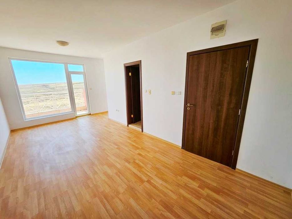 Двустаен необзаведен апартамент в комплекс ”Sunny Day 6”