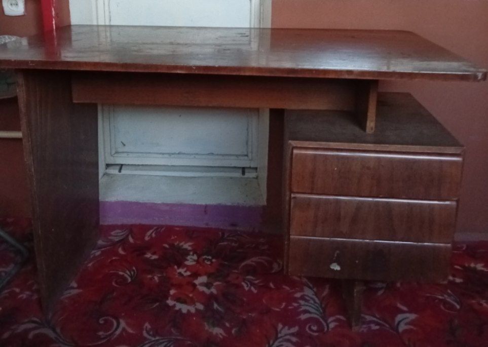 Письменный стол