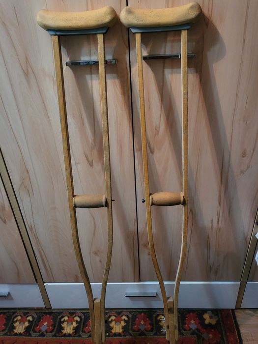 Костыли медицинские