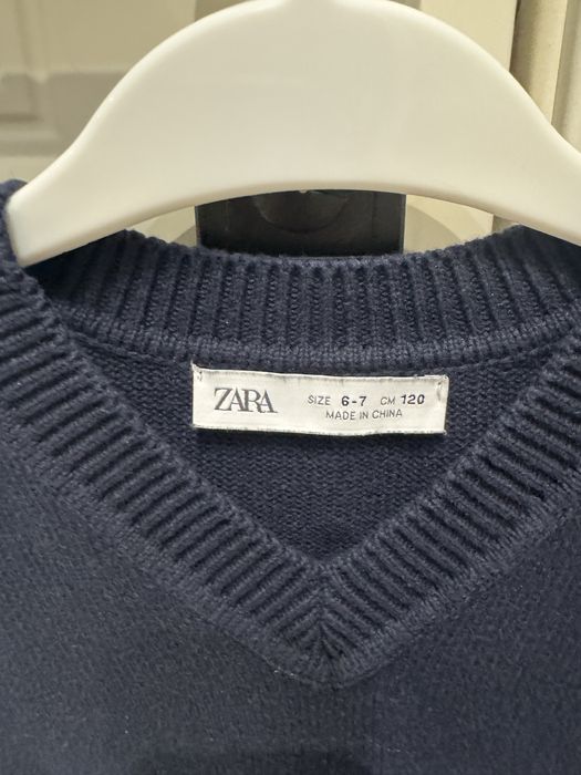 Продам жилетку , школьную !