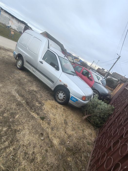 Vand sau schimb caddy 1.9tdi și una cea roșie 1.9 sdi