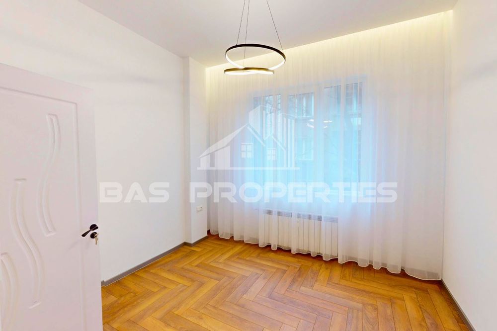 Продава се Тристаен апартамент в София, Център - 90 кв.м за 2805 €/кв.м - Снимка #10