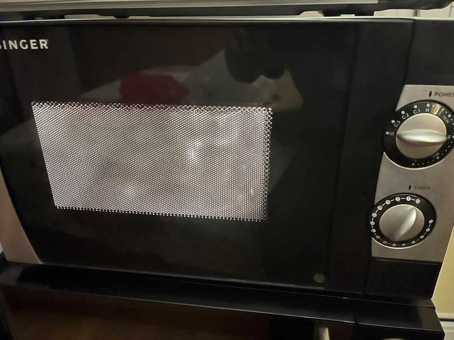 Микровълнова фурна с грил Candy