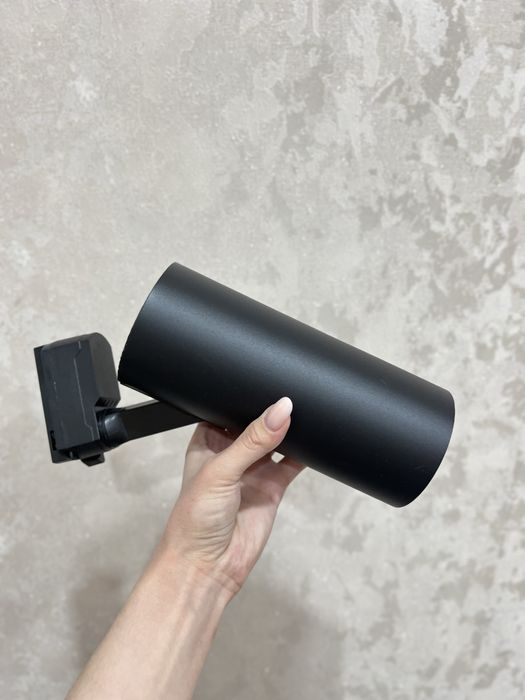 Продам трековые светильники