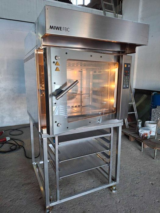 Употребяван конвектомат MIWE FBC 6.0604 със стойка за 5 броя тави