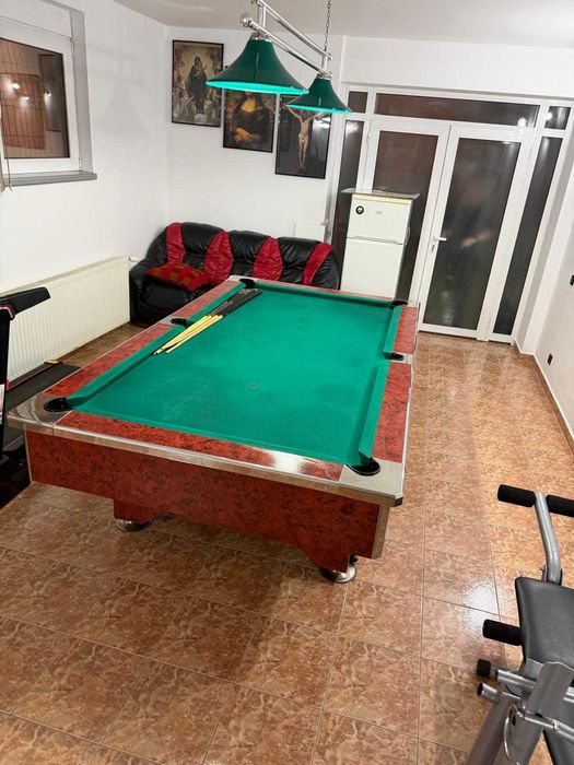 Casa de vanzare in Barlad, cu garaj, piscina, sauna , 1300 mp