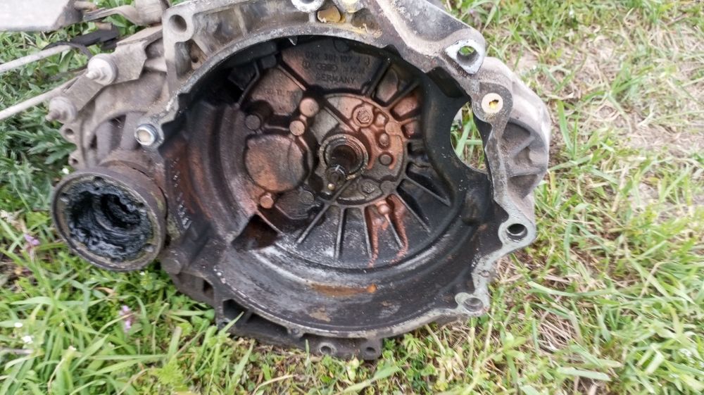 Cutie viteze manuala 5 trepte VW golf 4, bora,Octavia 1