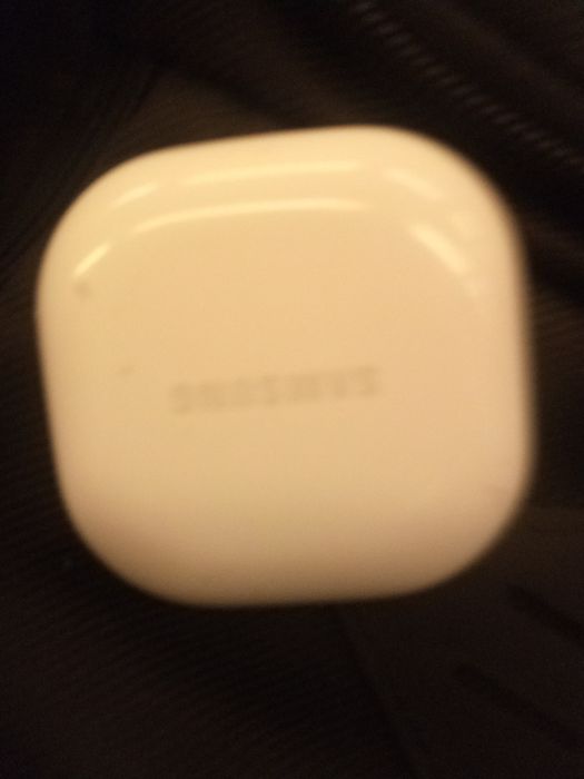 Samsung Galaxy Buds2 Pro – Carcasă + o cască