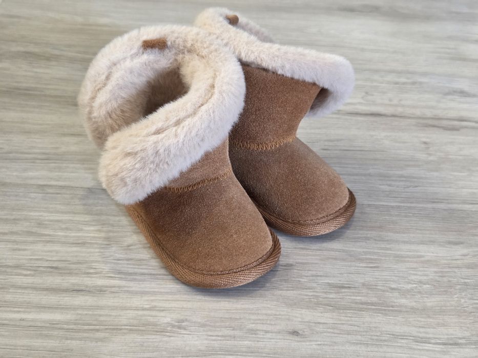 Детские кожаные пинетки BearPaw NWT (0-6 месяца)