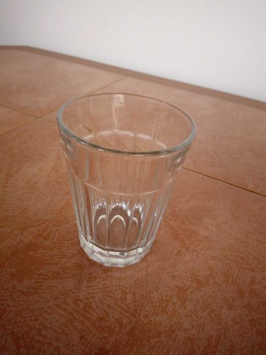 Set 20 pahare mici aperitiv / țuică / shot-uri din sticlă rezistentă