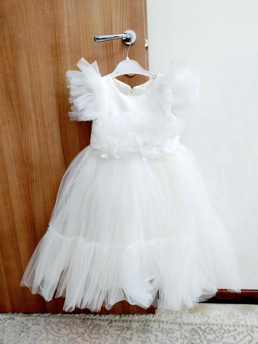 платье,платье,платье.