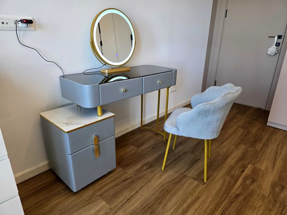 Masă de toaletă pentru machiaj cu oglindă, comoda si scaun