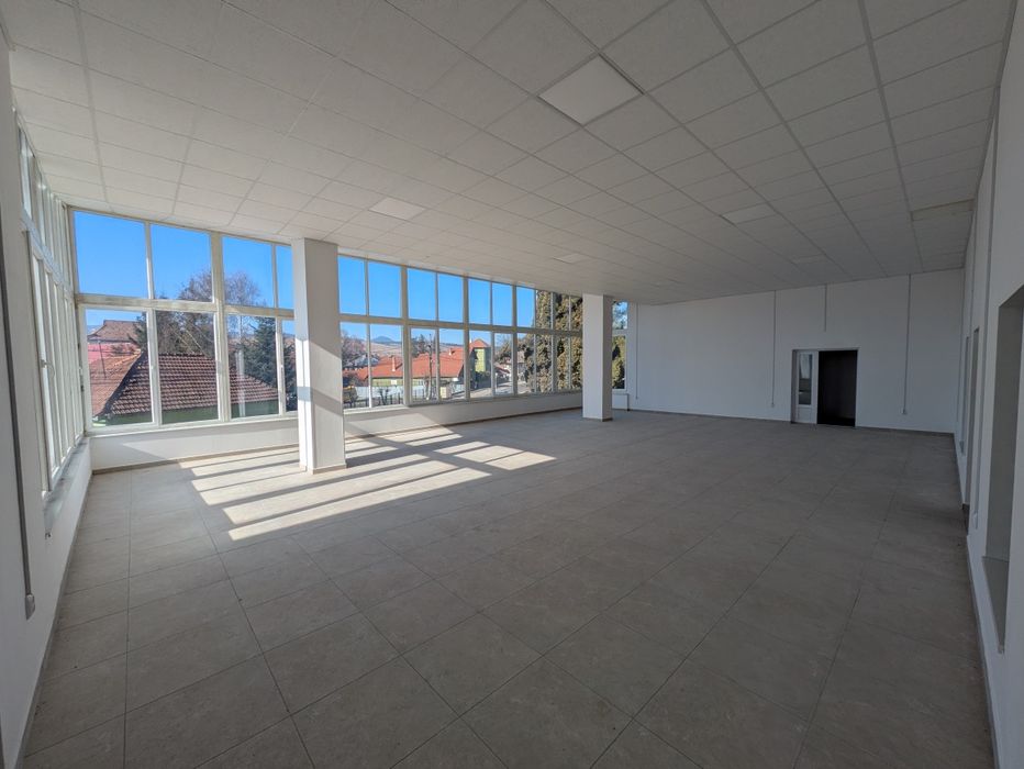 De închiriat ETAJ complex comercial