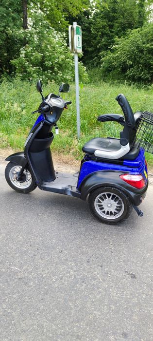 Scuter electric 3-roți persoane cu dizabilități