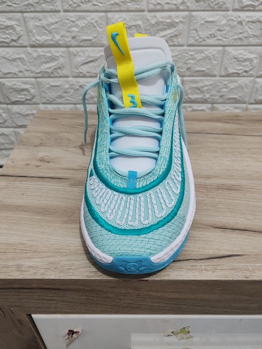 Vând adidași NIKE noi