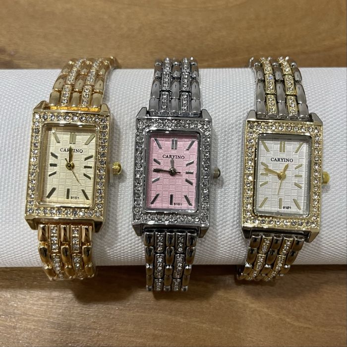 **НОВИ** Дамски луксозни часовници с инкрустирани кристали