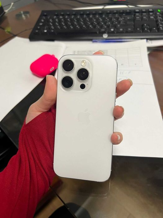 Продам iPhone 16 Pro — белый, 256 ГБ