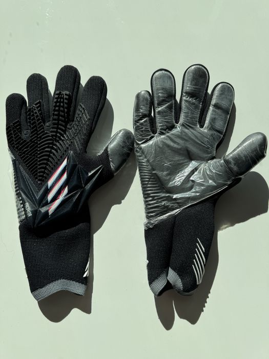 Вратарские перчатки Adidas Predator Pro