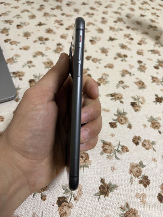 Продаю iphone 11. 64gb
