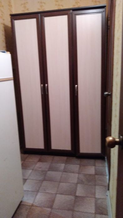 Продам шкаф в нормальном состоянии, ТОРГ на месте.