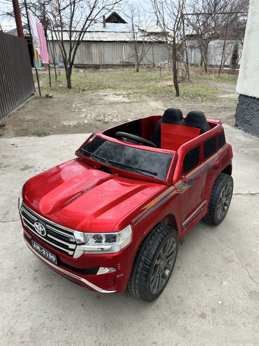 Продам детский электромобиль (джип)