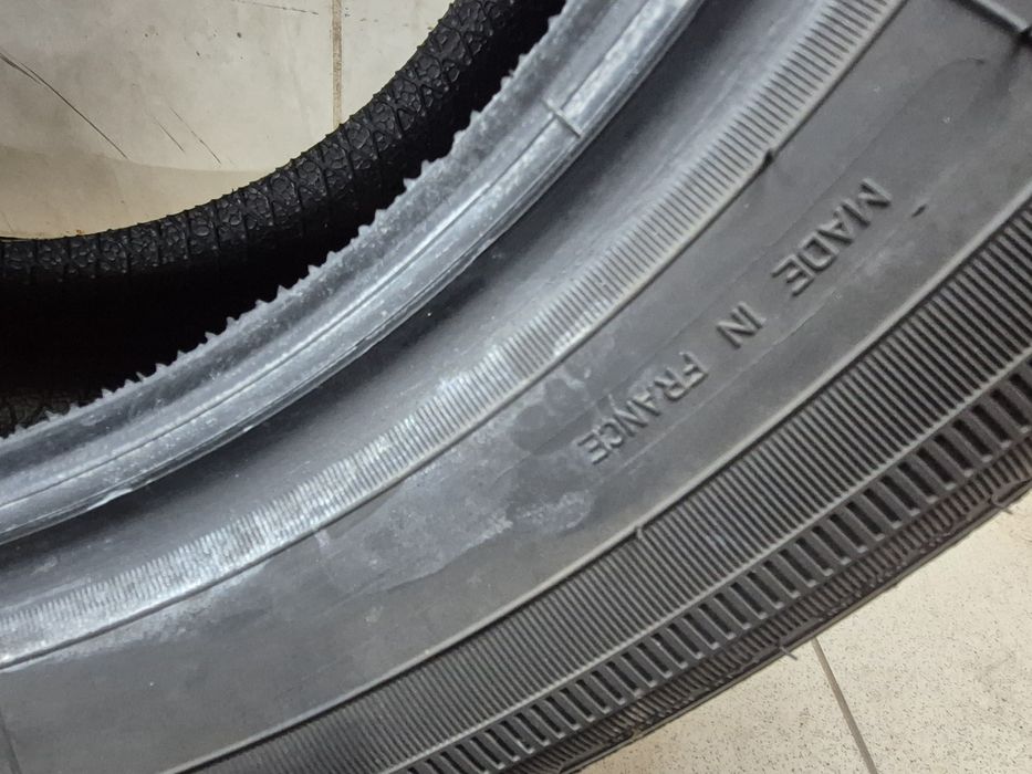 215/60r16 Good year франция.