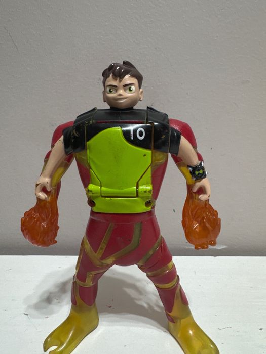 Бен 10 (огненный шар)