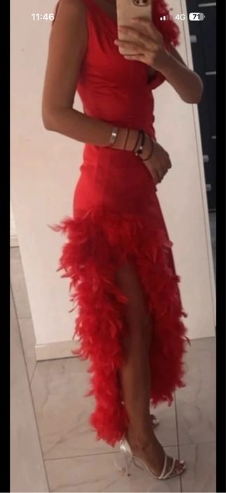 Rochie de seara cu pene rosie S