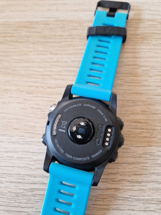продавам  garmin fenix 3hr sapphire