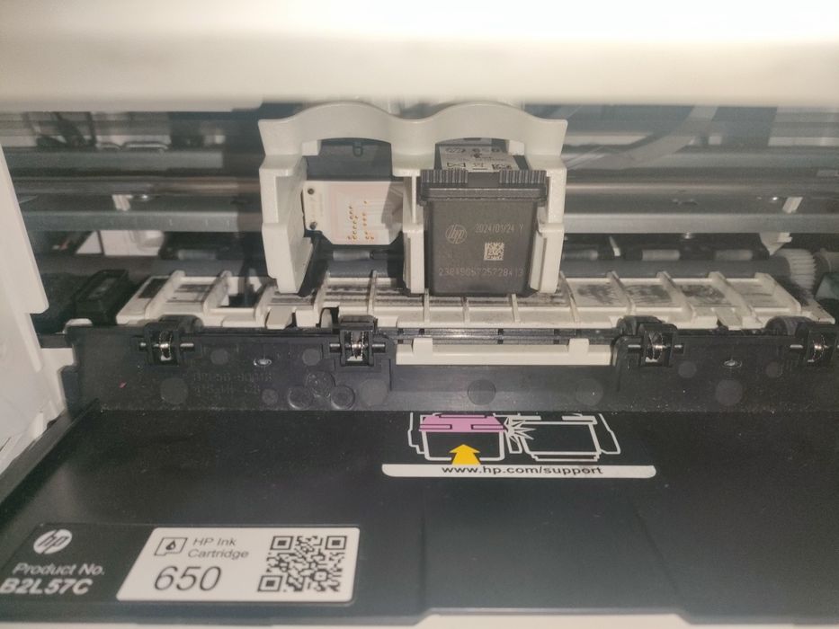 Imprimantă multifuncțională HP DeskJet Ink Advantage 1515 print / sc
