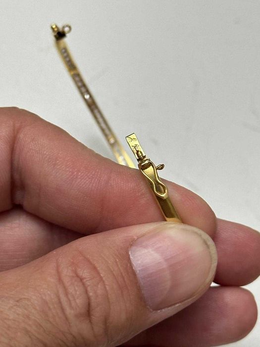 BRATARA AUR 18K - Model Bangle - Zirconia - 10.5g. - 565 lei/gr. !