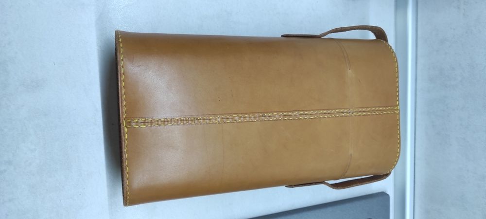 Кожена кутия Philips