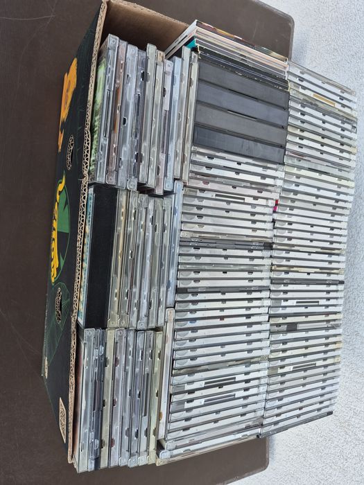 Vand Lot 150 CD cu muzica usoara mixta straina
- Tot lotul de 250 CD cu muzică usoara mixta straina 750 lei (aproximativ 3lei /1CD)
250 x 3 = 750lei