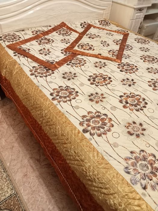Продам покрывало на кровать