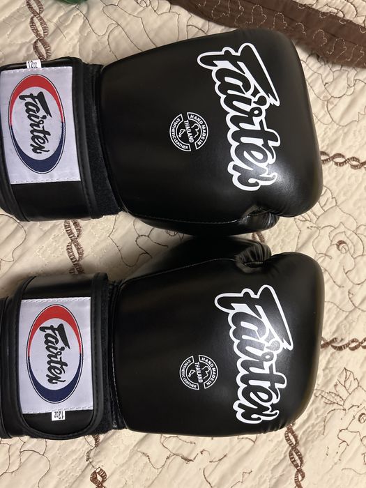 Продам перчатки Fairtex