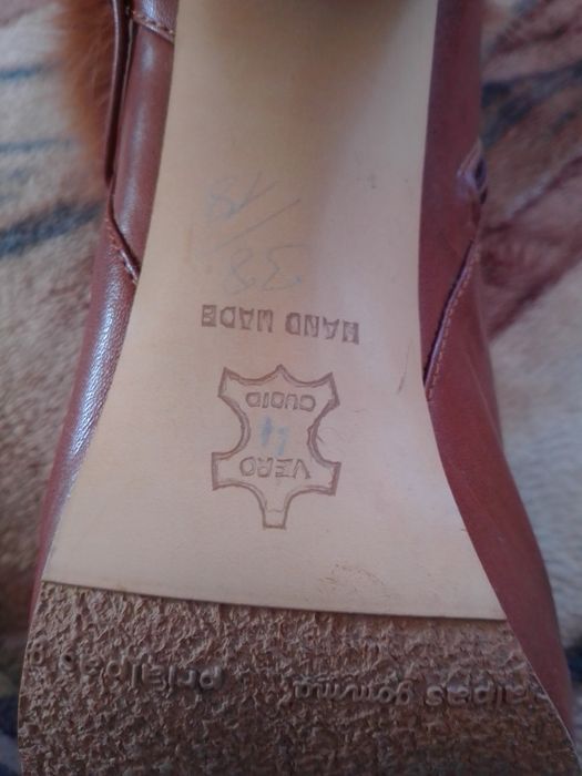 Продам    новые  полусапожки