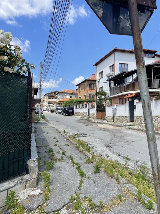 Продавам етаж от къща в район пазара