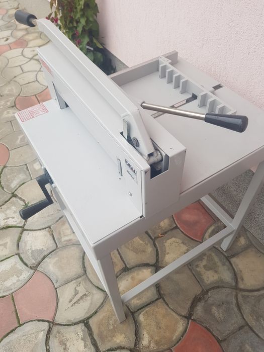 Ghilotina  hartie IDEAL