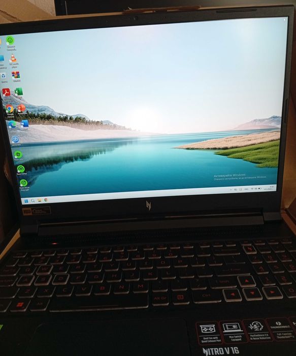 Нов лаптоп Acer Nitro V16.Ползван само за тестване.