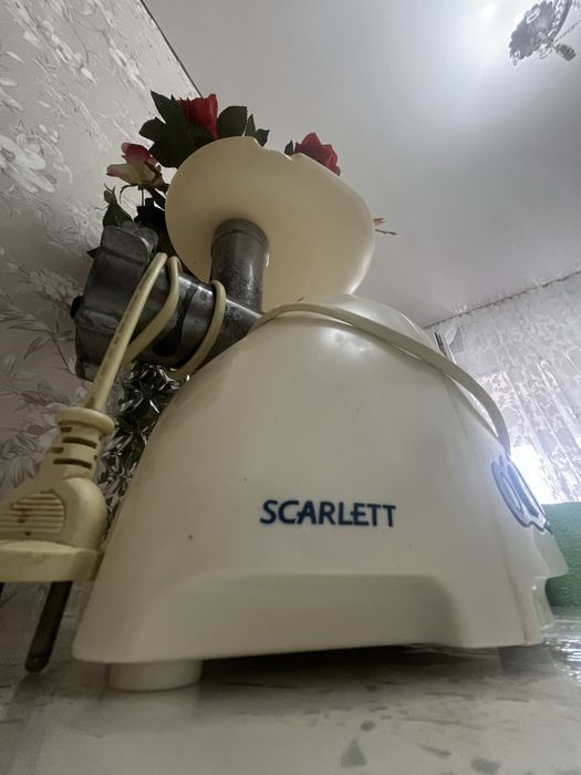 Электромясорубка Scarlett