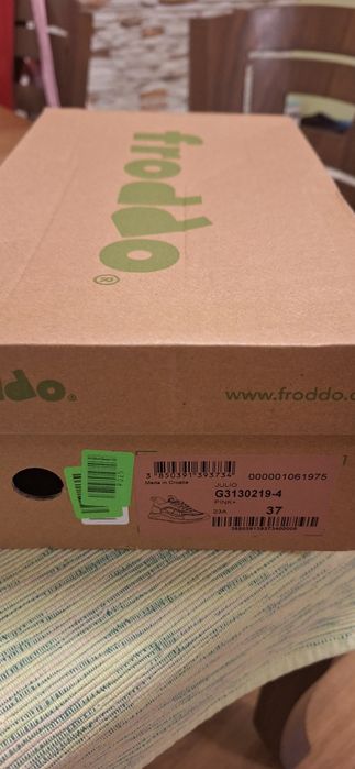 Froddo Julio  Момичешки сникърси 37